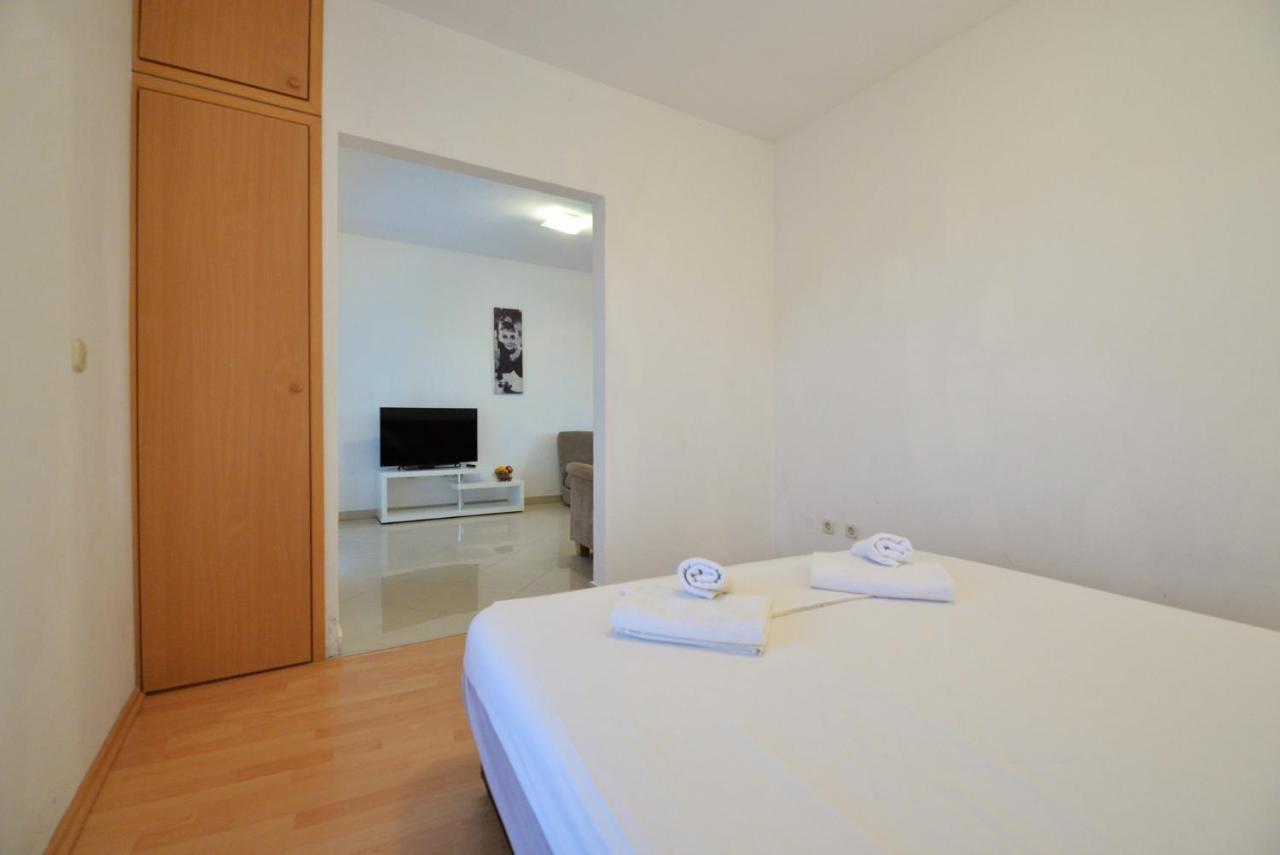 Apartmani Vedrana, Муртер Екстериор снимка