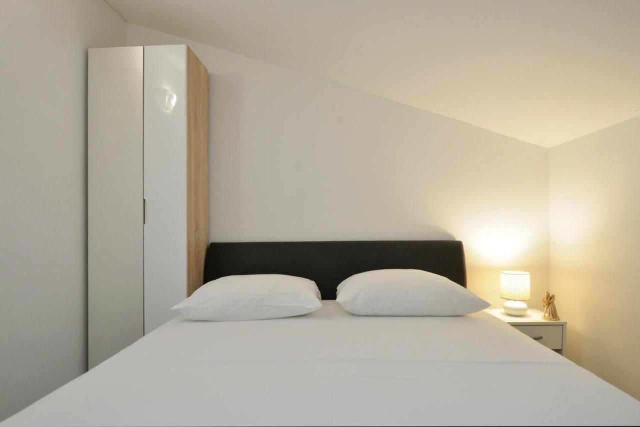 Apartmani Vedrana, Муртер Екстериор снимка