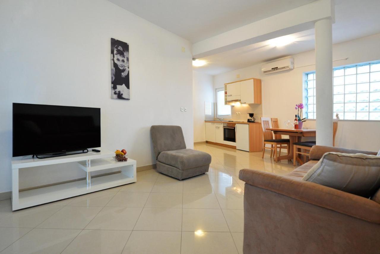 Apartmani Vedrana, Муртер Екстериор снимка