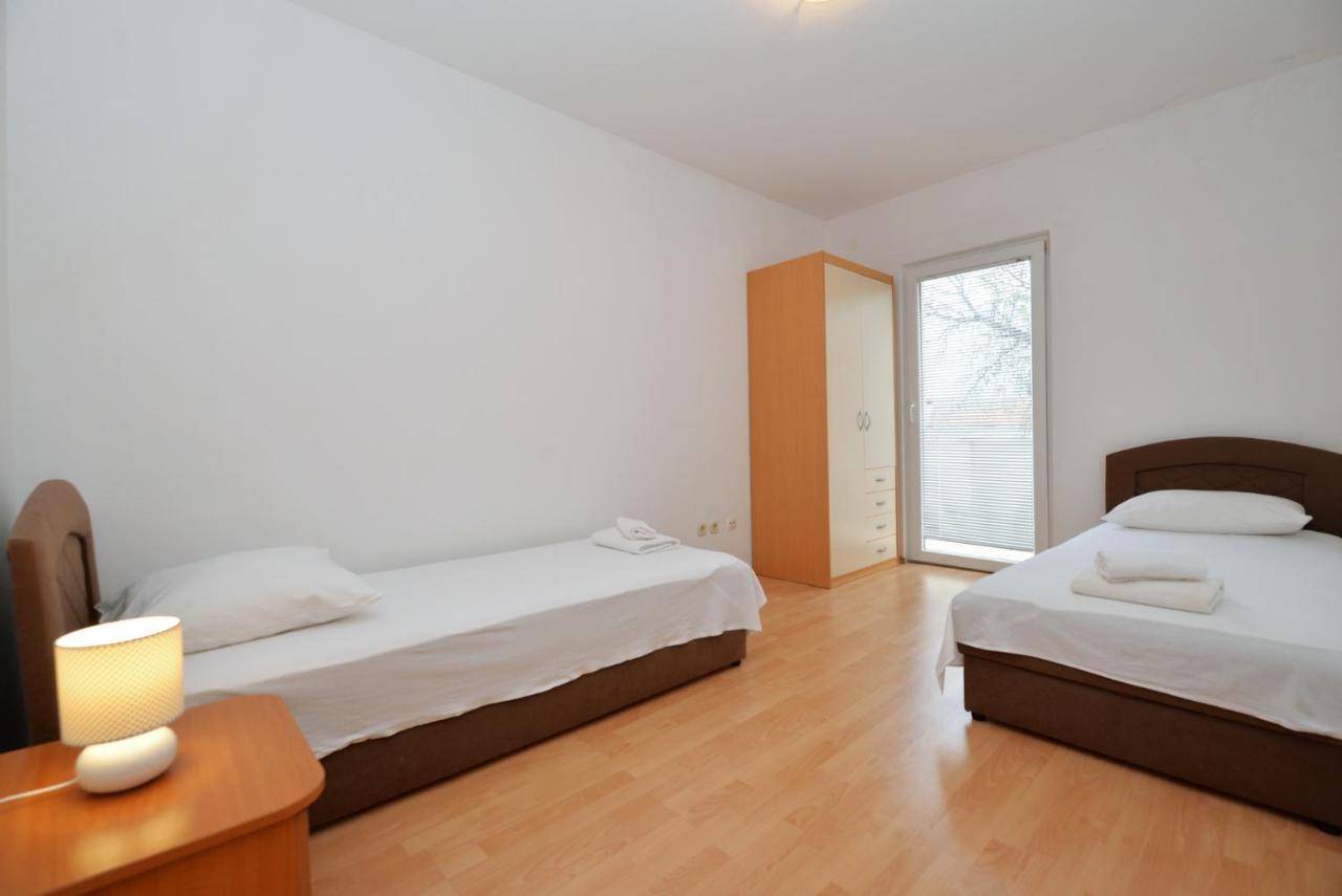 Apartmani Vedrana, Муртер Екстериор снимка
