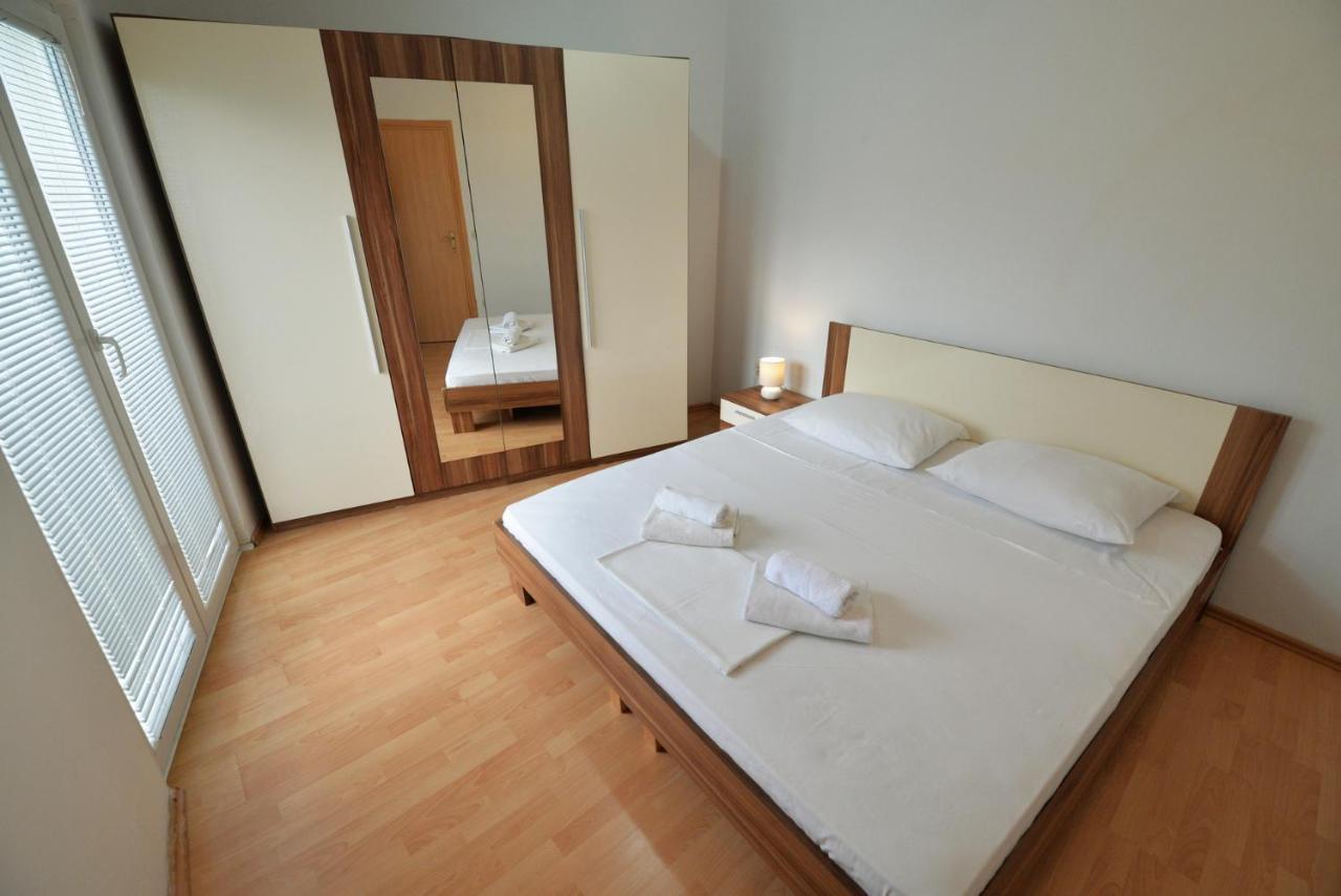 Apartmani Vedrana, Муртер Екстериор снимка