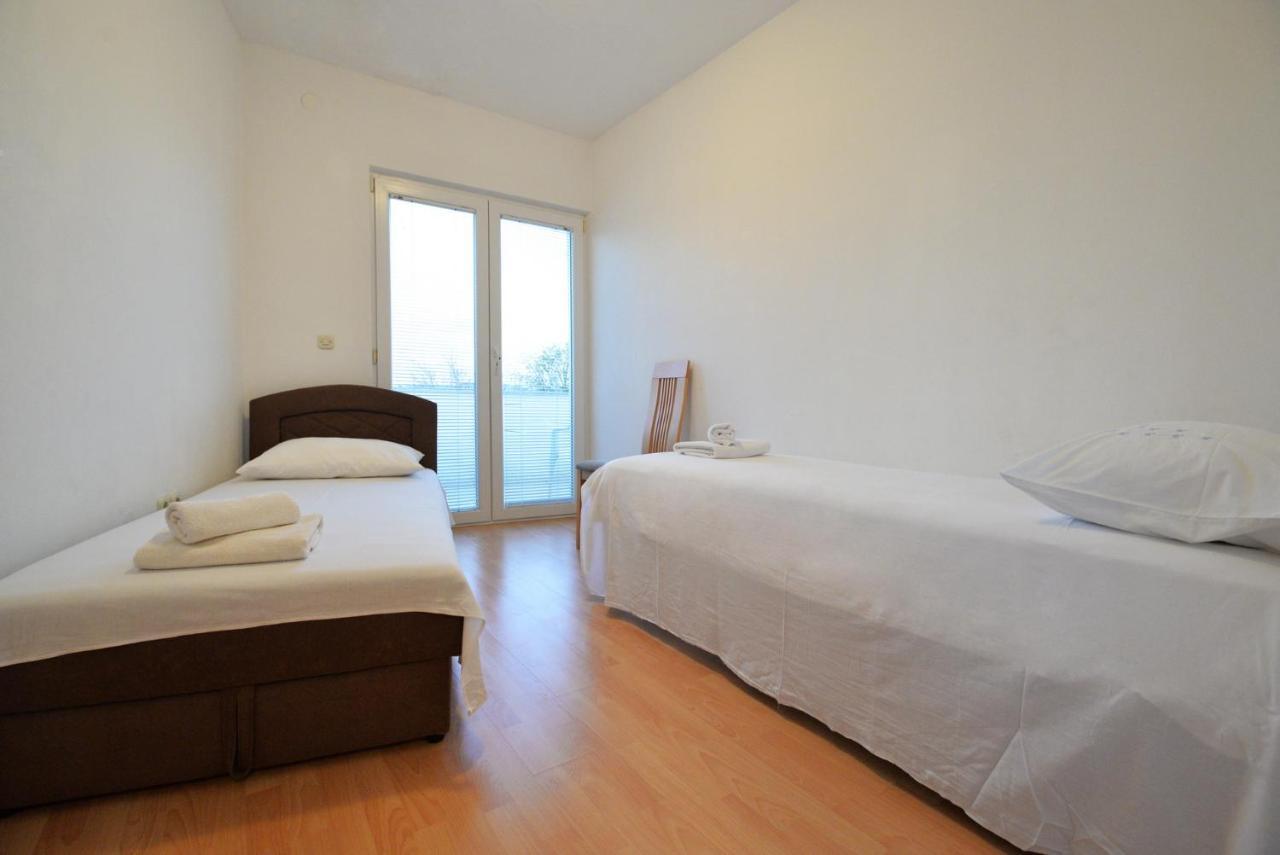 Apartmani Vedrana, Муртер Екстериор снимка
