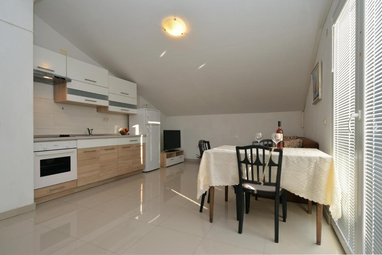 Apartmani Vedrana, Муртер Екстериор снимка