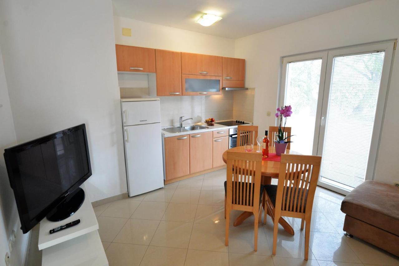 Apartmani Vedrana, Муртер Екстериор снимка