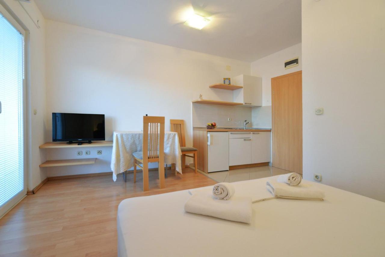 Apartmani Vedrana, Муртер Екстериор снимка