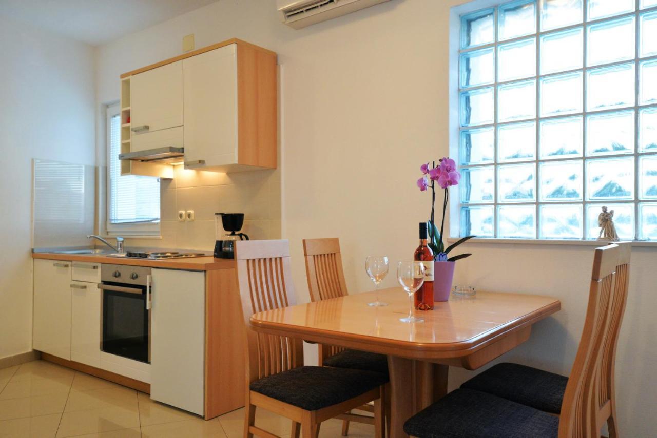 Apartmani Vedrana, Муртер Екстериор снимка